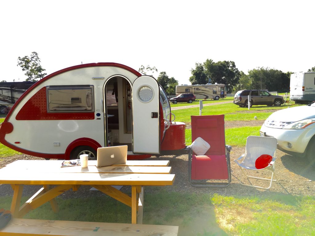 Of course, even glampers take to the great outdoors once in a while, as long as they have a comfy seat -- and the T@bitha makes the perfect backdrop.