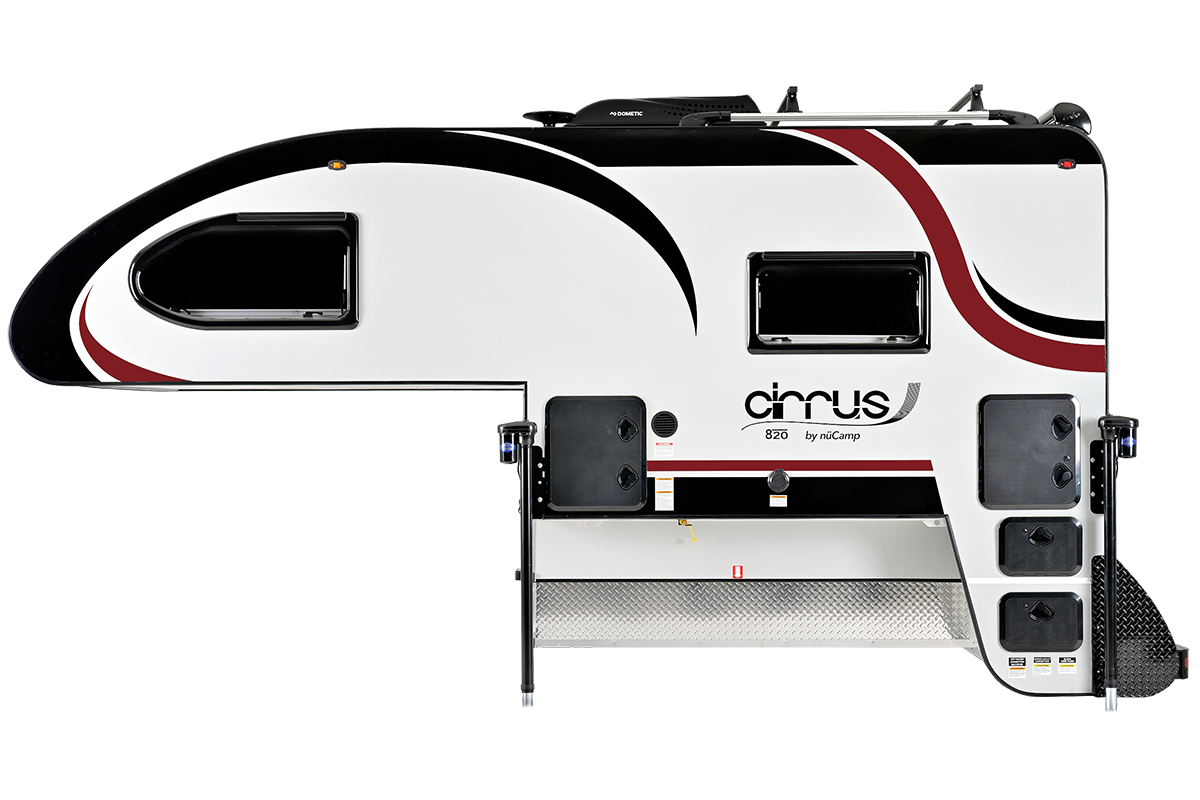 Cirrus 820 Graphic Showing Burgundy accent Color